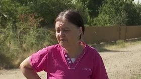 VIDEO Oamenii din Galați trec prin momente dificile. Tone de apă reziduală din canalizare ajung chiar la ei în grădini